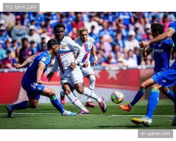 巴尔德与阿尔巴赛场较量：两位球星表现谁更闪耀？