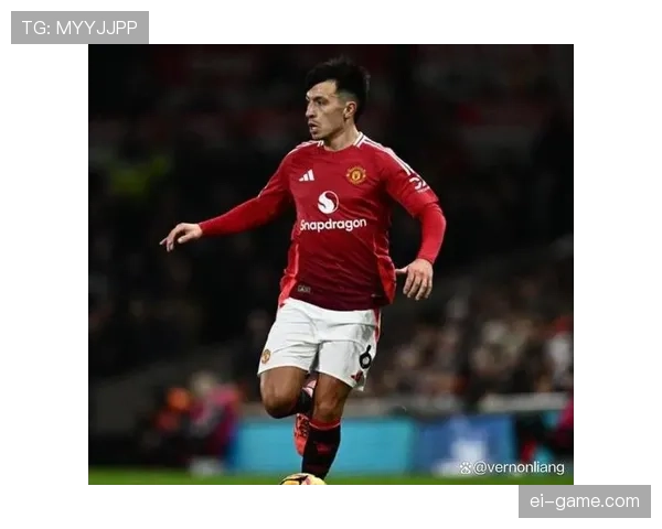 马丁内斯神勇扑救闪耀赛场，状态回暖成球队坚实屏障