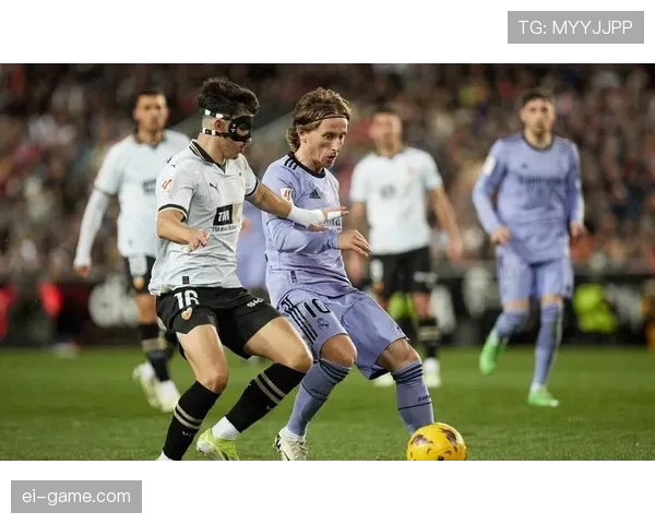 西甲争议判罚引热议，裁判尺度成焦点